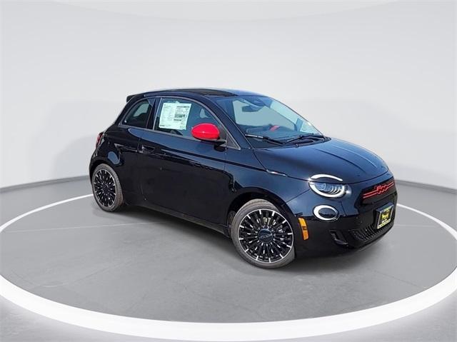 new 2024 FIAT 500e car