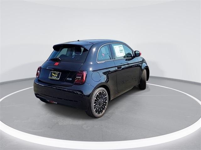 new 2024 FIAT 500e car