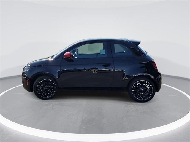 new 2024 FIAT 500e car