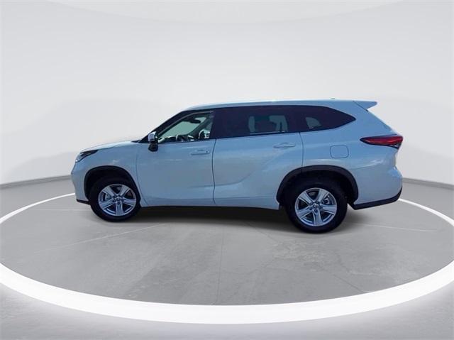 used 2023 Toyota Highlander car, priced at $32,998