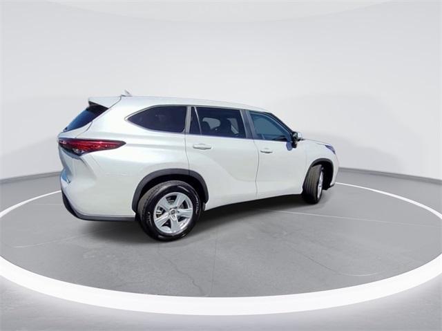 used 2023 Toyota Highlander car, priced at $32,998