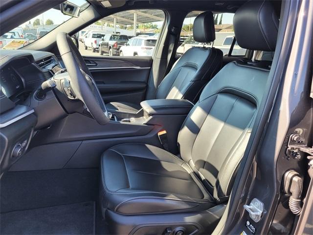 new 2025 Jeep Grand Cherokee car, priced at $42,181