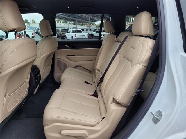 new 2025 Jeep Grand Cherokee L car