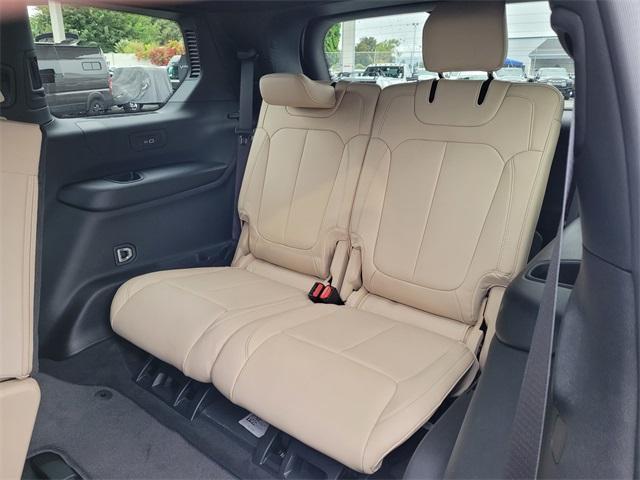 new 2025 Jeep Grand Cherokee L car