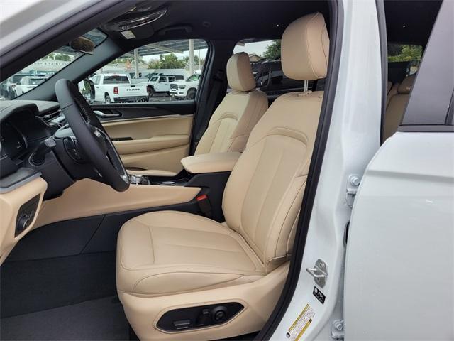new 2025 Jeep Grand Cherokee L car