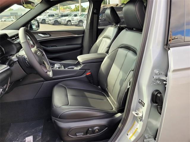 new 2025 Jeep Grand Cherokee car