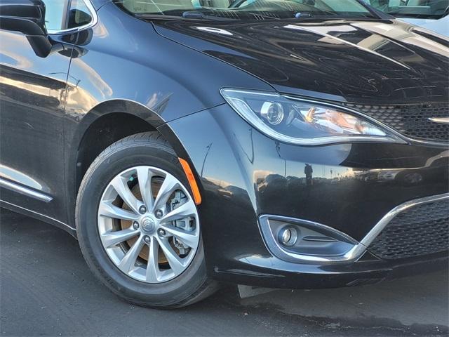 used 2018 Chrysler Pacifica car, priced at $15,998