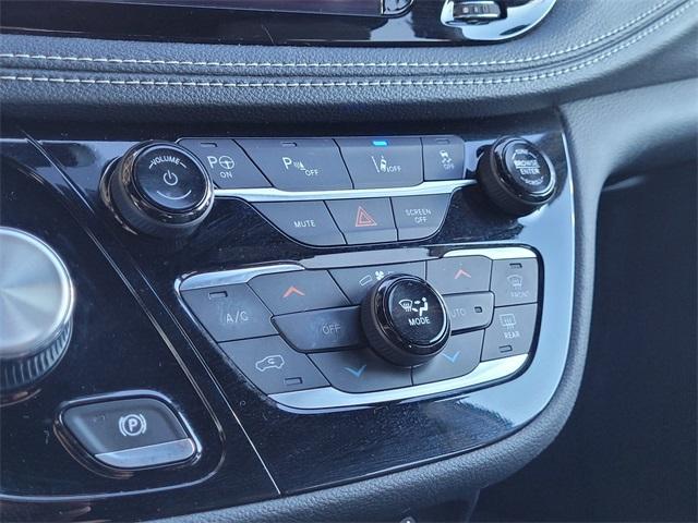 used 2020 Chrysler Pacifica Hybrid car, priced at $28,500