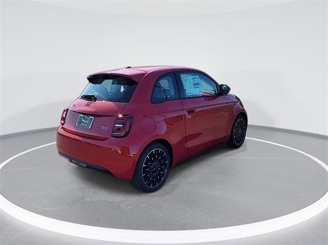 new 2024 FIAT 500e car