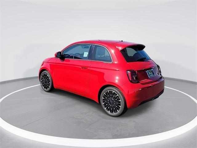 new 2024 FIAT 500e car