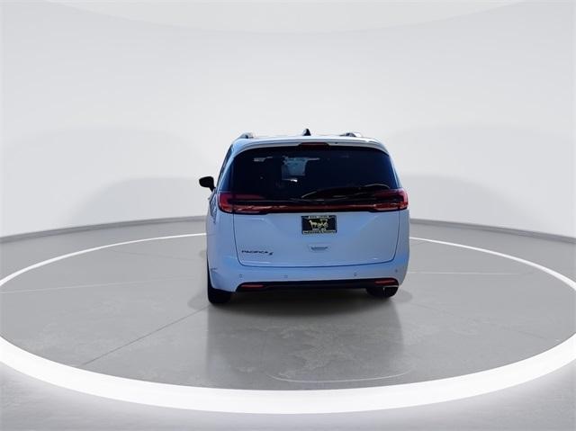 new 2024 Chrysler Pacifica car