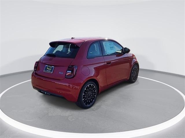 new 2024 FIAT 500e car