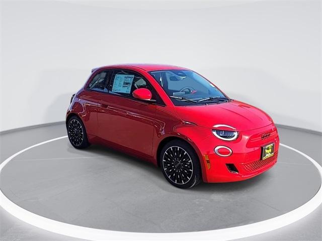 new 2024 FIAT 500e car