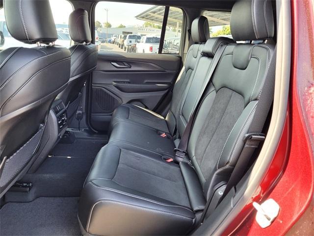 new 2025 Jeep Grand Cherokee car