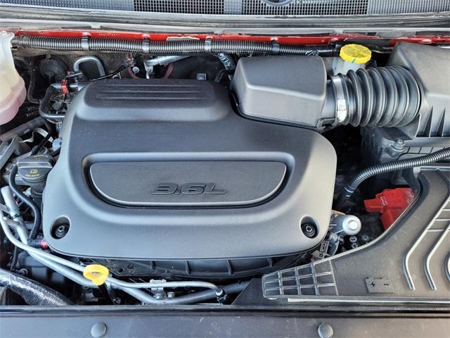 used 2025 Chrysler Pacifica car, priced at $39,600