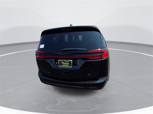 new 2023 Chrysler Pacifica Hybrid car, priced at $45,225