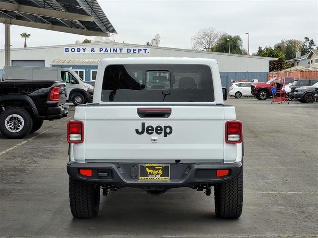 new 2025 Jeep Gladiator car