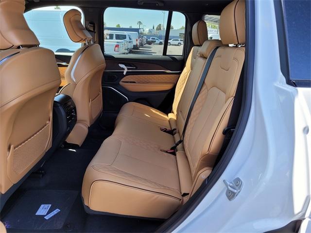 new 2025 Jeep Grand Cherokee car