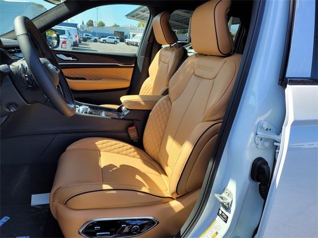 new 2025 Jeep Grand Cherokee car