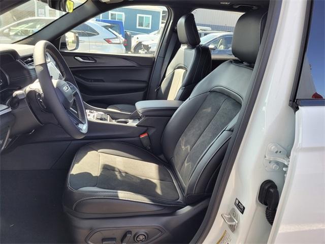 new 2025 Jeep Grand Cherokee car, priced at $39,187