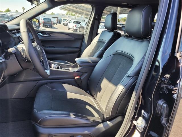 new 2025 Jeep Grand Cherokee car