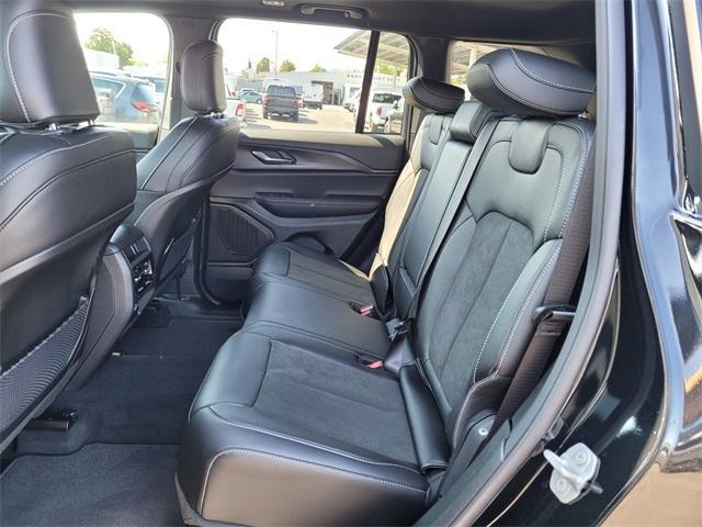 new 2025 Jeep Grand Cherokee car