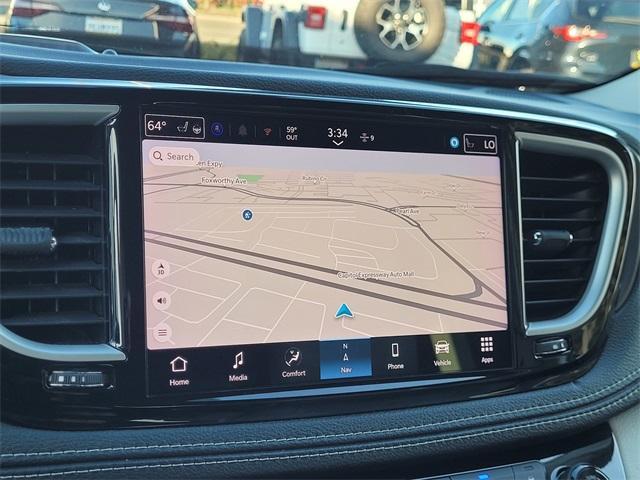 used 2021 Chrysler Pacifica Hybrid car, priced at $24,998