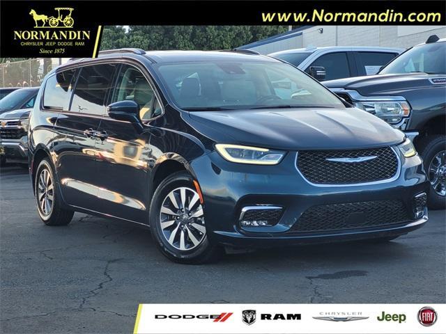 used 2021 Chrysler Pacifica Hybrid car, priced at $24,998