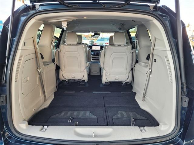 used 2021 Chrysler Pacifica Hybrid car, priced at $24,998