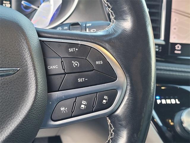 used 2021 Chrysler Pacifica Hybrid car, priced at $24,998