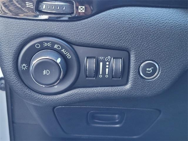used 2023 Jeep Cherokee car, priced at $25,998