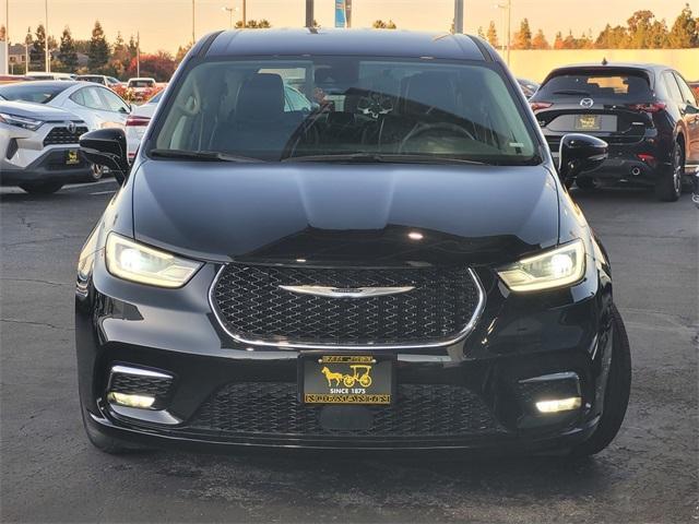 used 2024 Chrysler Pacifica Hybrid car, priced at $29,500