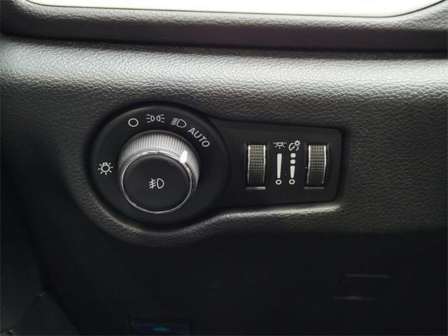 used 2025 Chrysler Pacifica car, priced at $34,900
