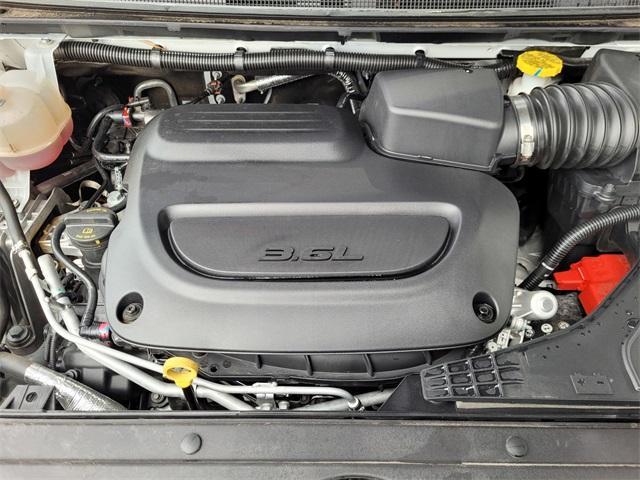 used 2025 Chrysler Pacifica car, priced at $34,900
