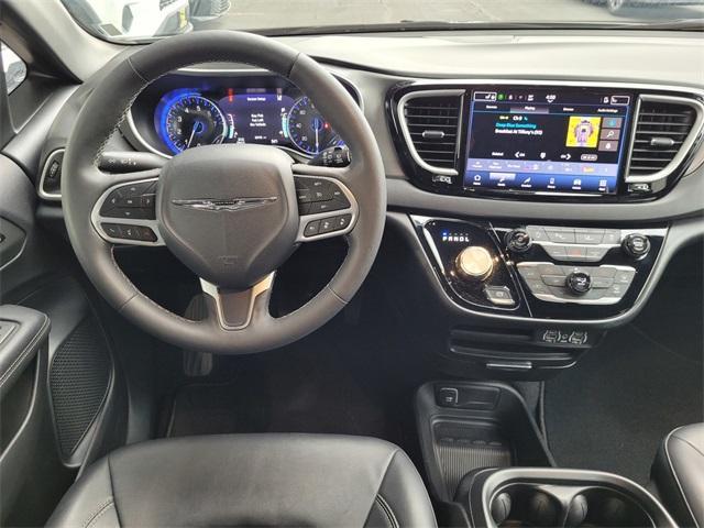 used 2025 Chrysler Pacifica car, priced at $34,900