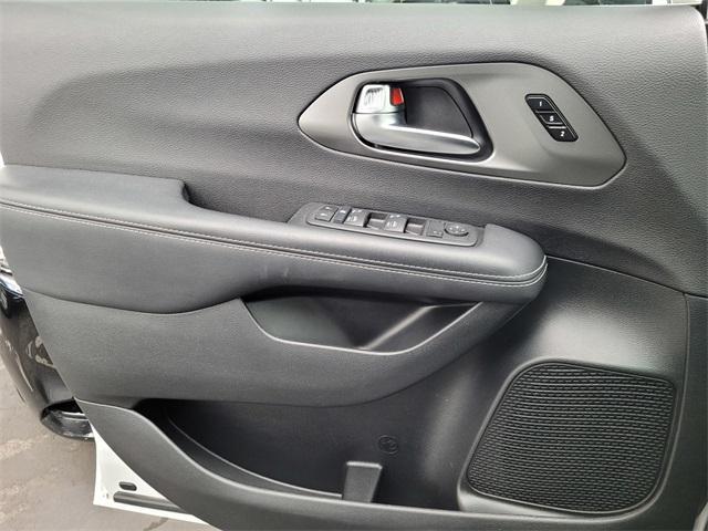 used 2025 Chrysler Pacifica car, priced at $34,900