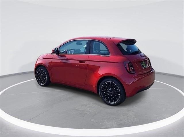 new 2024 FIAT 500e car