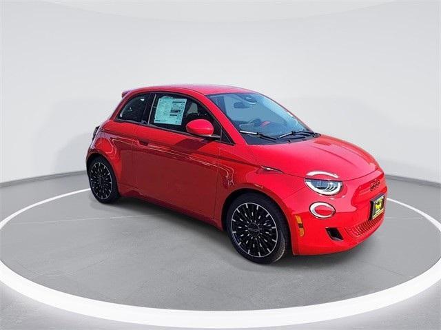 new 2024 FIAT 500e car