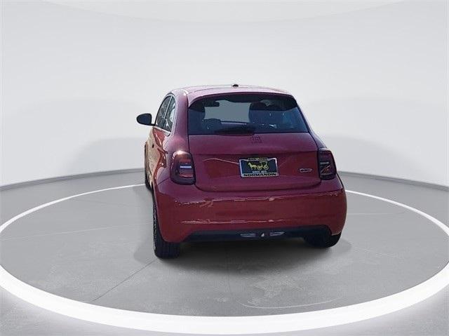 new 2024 FIAT 500e car