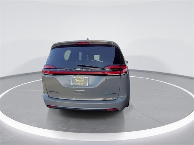 used 2022 Chrysler Pacifica Hybrid car, priced at $28,800