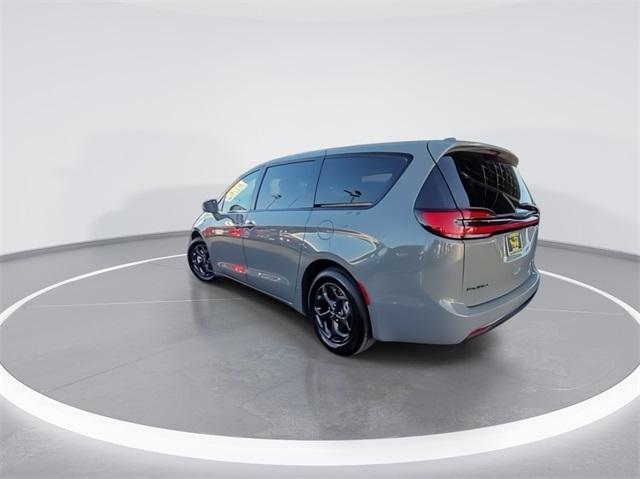 used 2022 Chrysler Pacifica Hybrid car, priced at $28,800