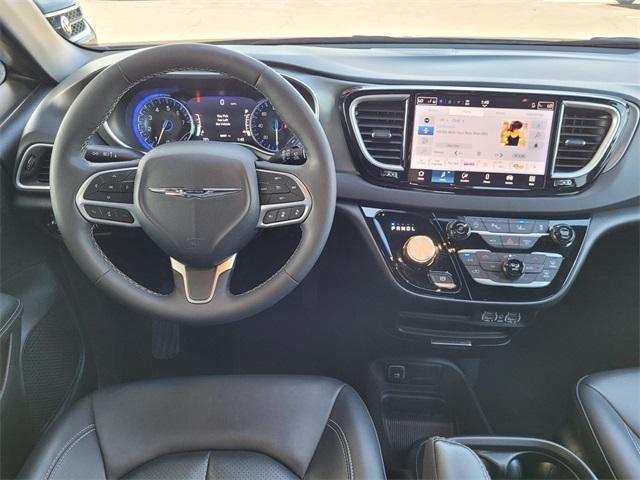used 2025 Chrysler Pacifica car, priced at $33,400