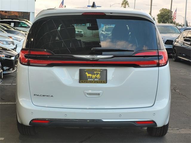 used 2025 Chrysler Pacifica car, priced at $33,400