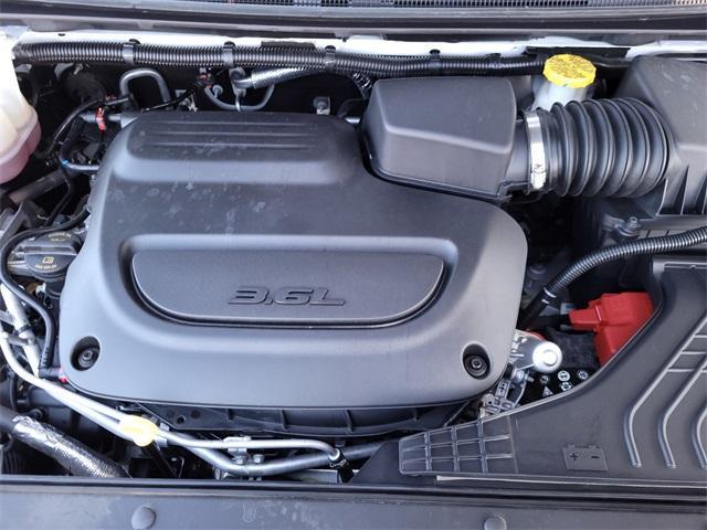 used 2025 Chrysler Pacifica car, priced at $33,400