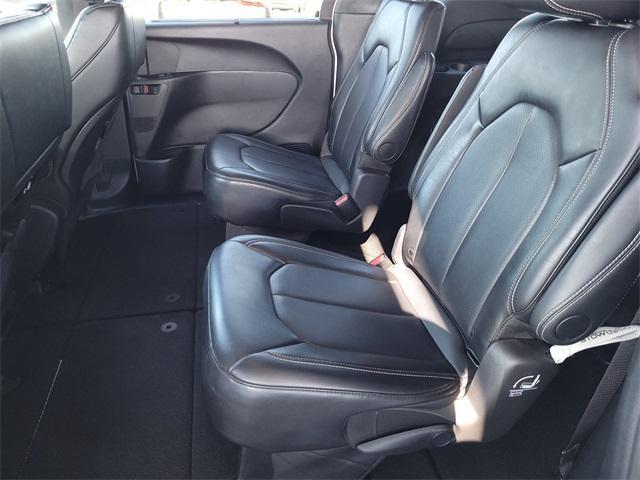 used 2025 Chrysler Pacifica car, priced at $33,400