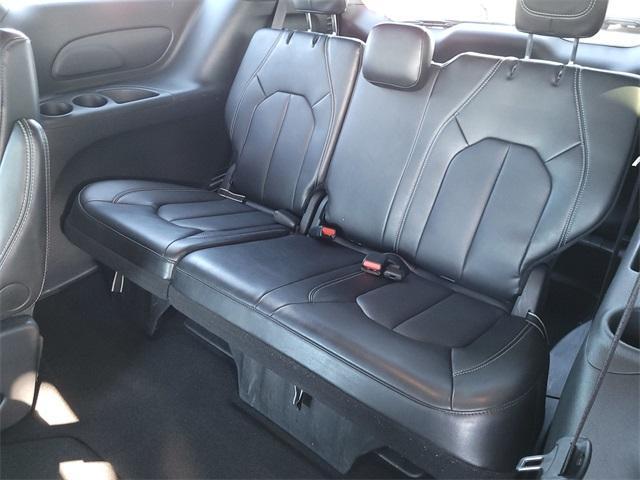 used 2025 Chrysler Pacifica car, priced at $33,400
