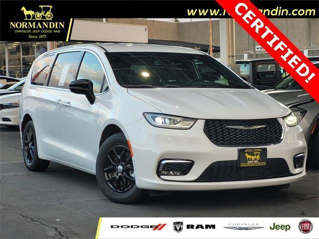 used 2025 Chrysler Pacifica car, priced at $32,998