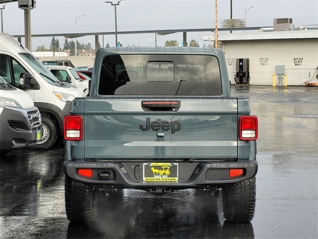 new 2025 Jeep Gladiator car