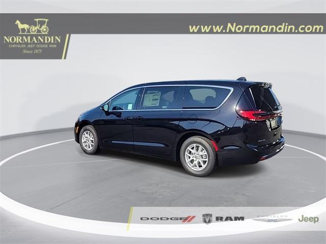 new 2024 Chrysler Pacifica car