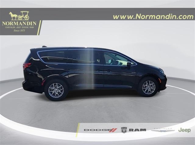 new 2024 Chrysler Pacifica car